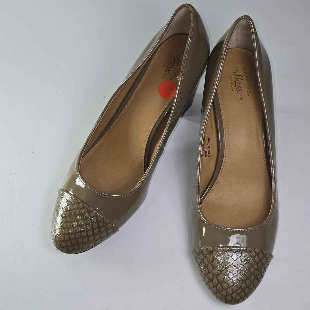 GH Bass Womens 9M Wedge Heels Patent Snakeskin Toe Olive Green Shoes